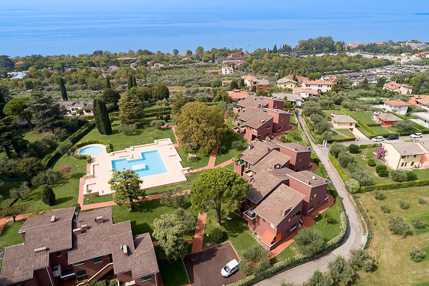 Apartments Blue View - Residence Casetto Bardolino - Regarda Travel Экстерьер фото